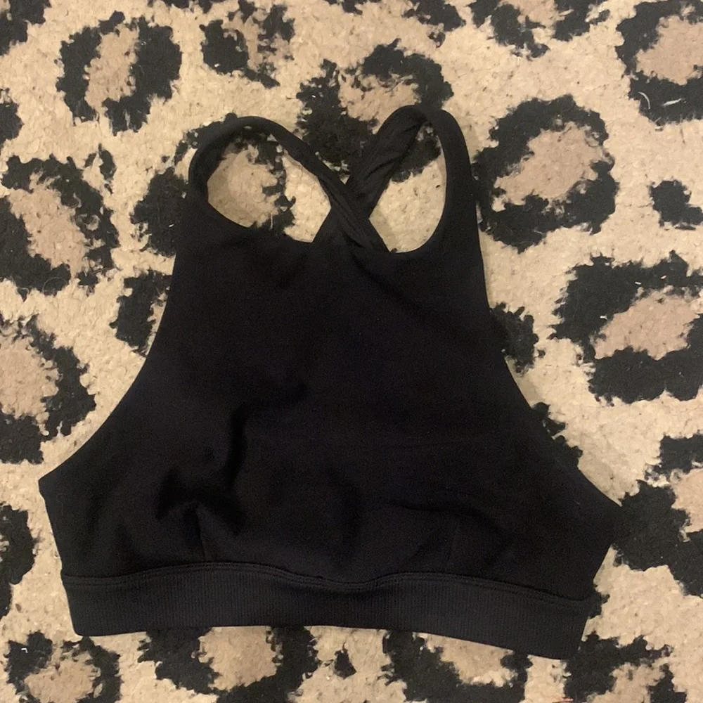 ALO Iconic 90’s Bra - Picture 7 of 9